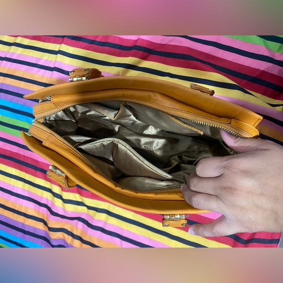 Kathryn Robbins Handbag - Picture 10 of 10